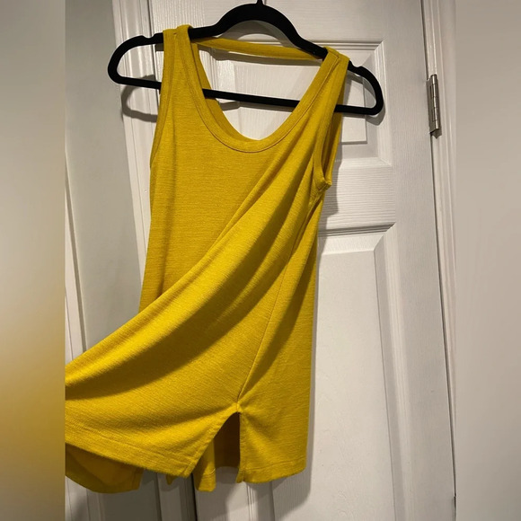 Loft Mustard Yellow Knit Stretch Split Hem Back Strap Tank Top Size XS - Picture 2 of 9